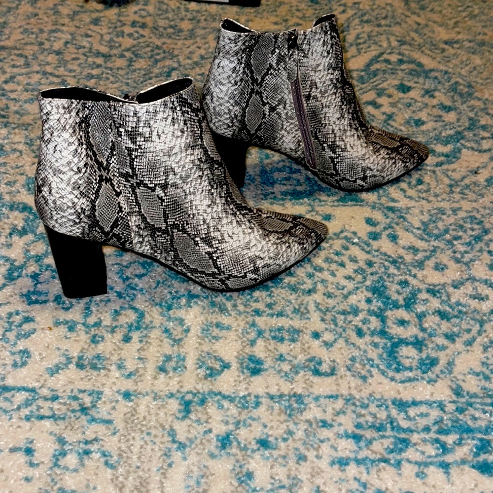 14th & Union Faux Snake-skinned boots, Women’s Size 13M - Men’s 11.5